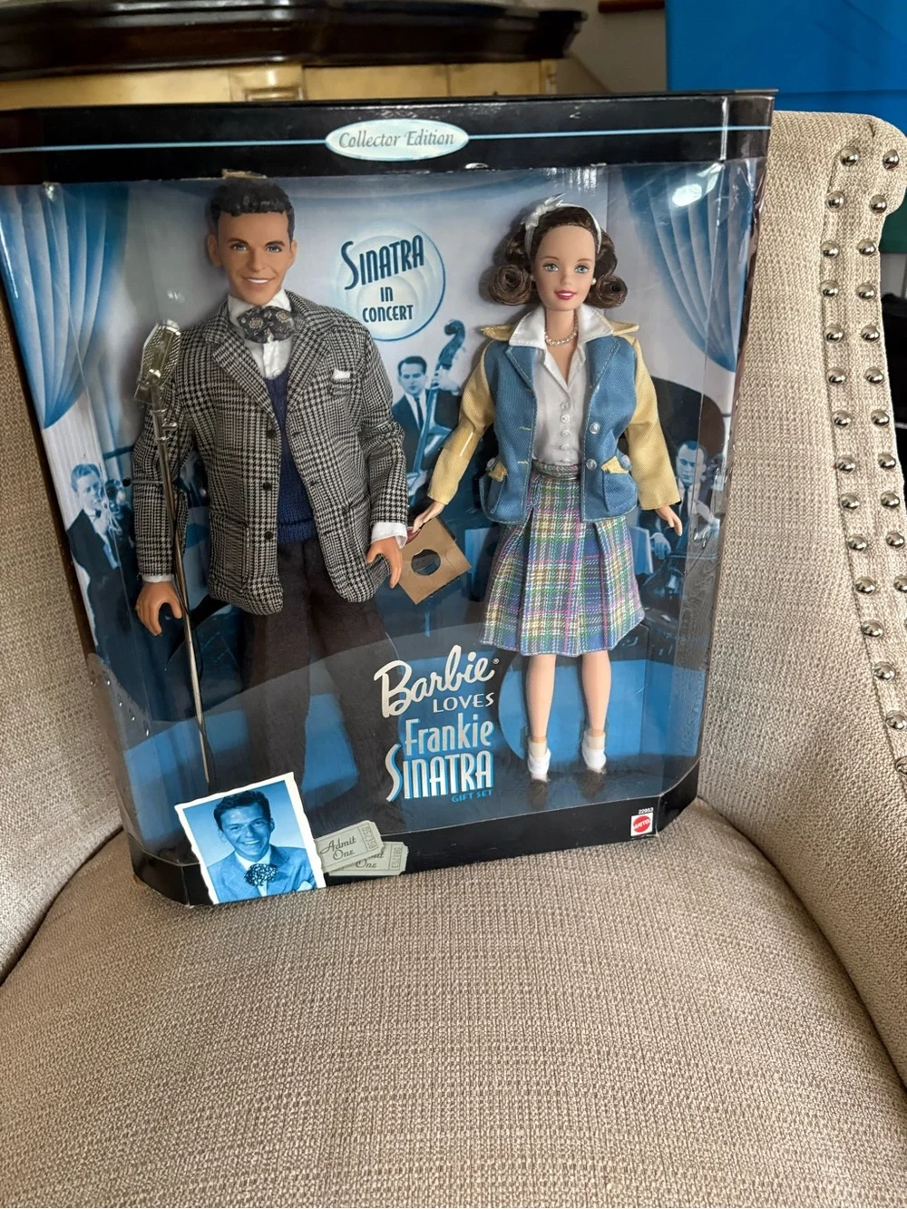 The Barbie Loves Frank Sinatra Collectors Edition Doll Gift Set from 1999 by Mat